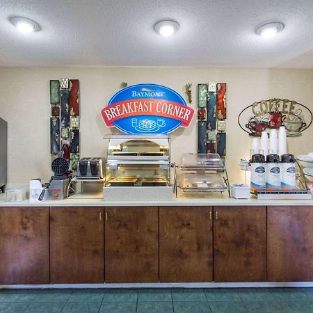 Baymont Inn & Suites Манинг Екстериор снимка