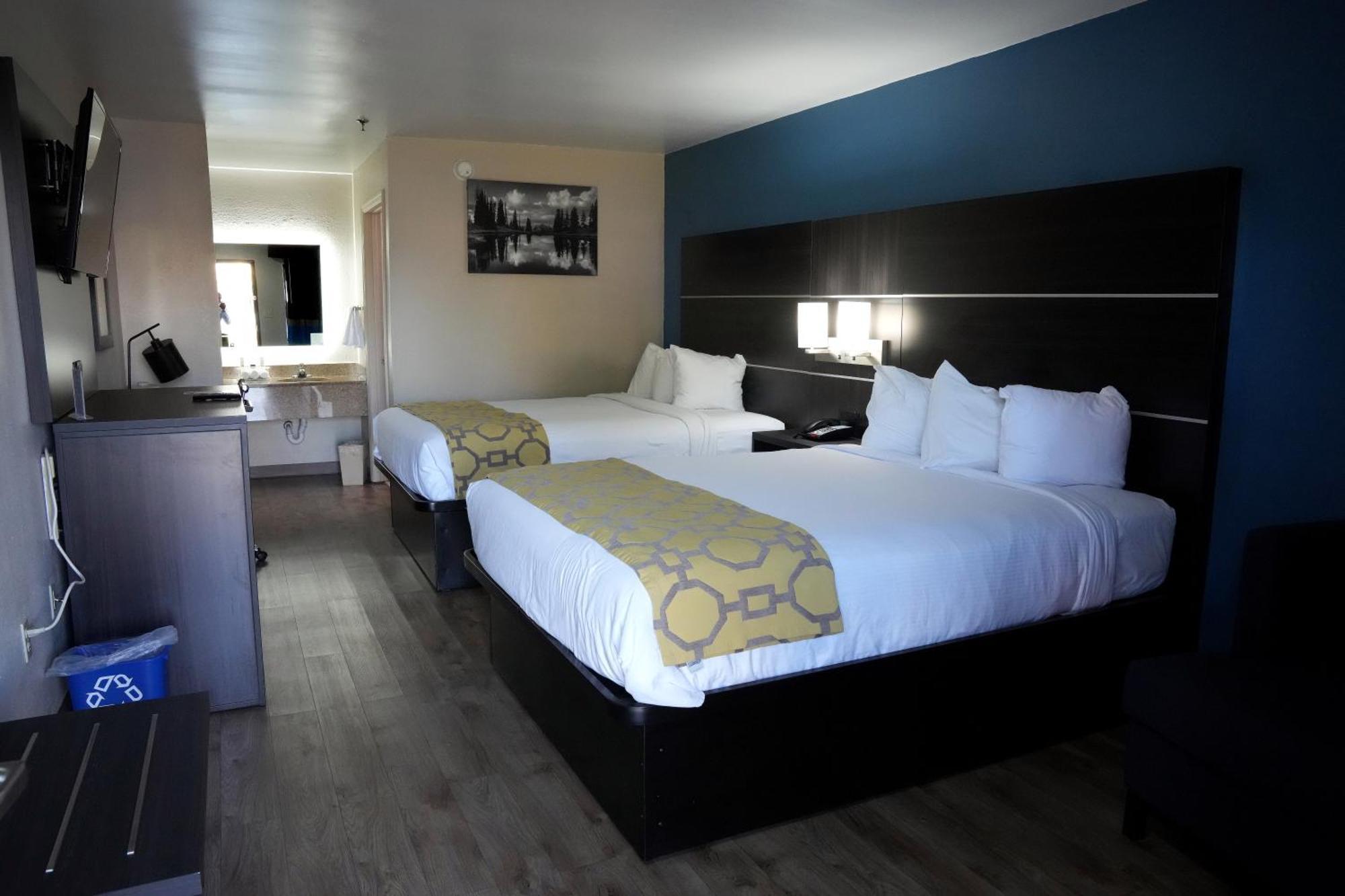 Baymont Inn & Suites Манинг Екстериор снимка